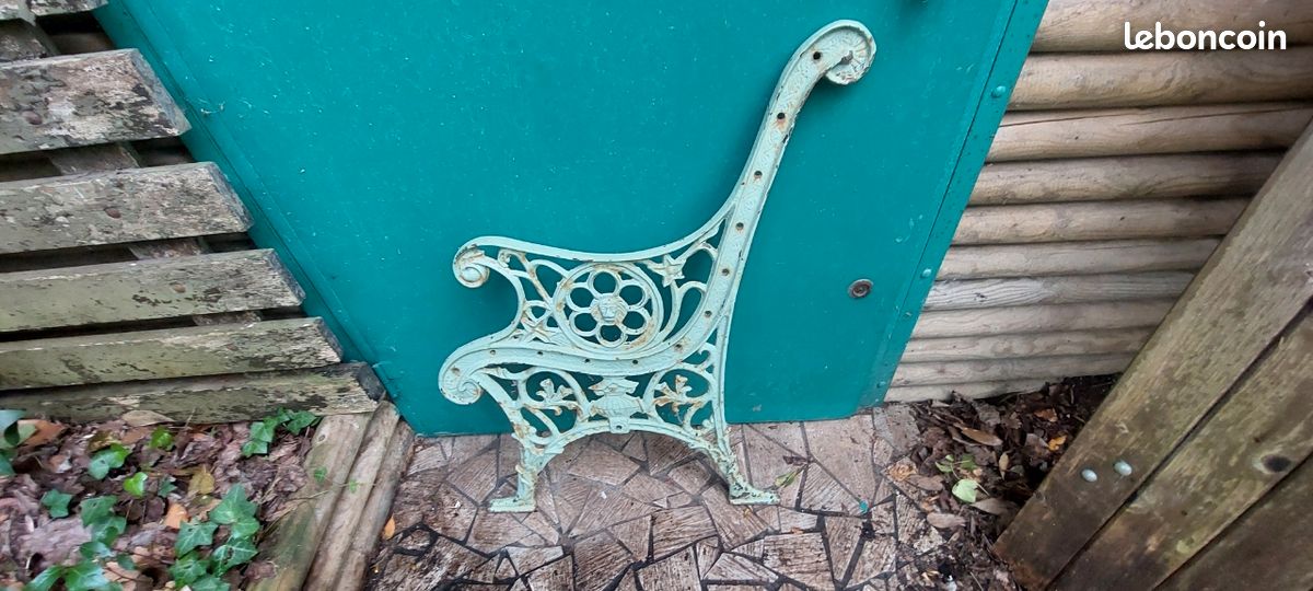 Ensemble de pieds anciens en fonte pour table et bancs (image 3)