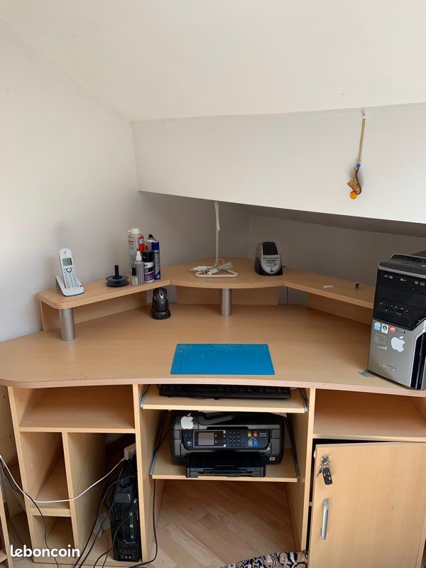 Bureau Grand (image 1)