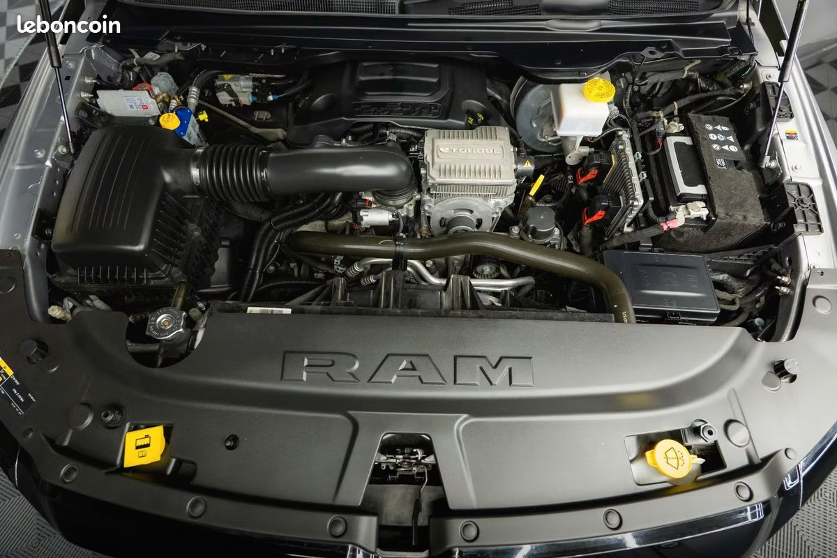 Dodge RAM 1500 Laramie Night Edition 5.7 V8 HEMI GPL 401 ch 4x4 – Offroad – BRC (image 32)