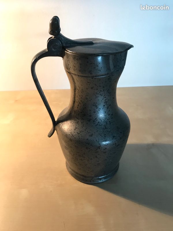 Pot en étain (image 1)