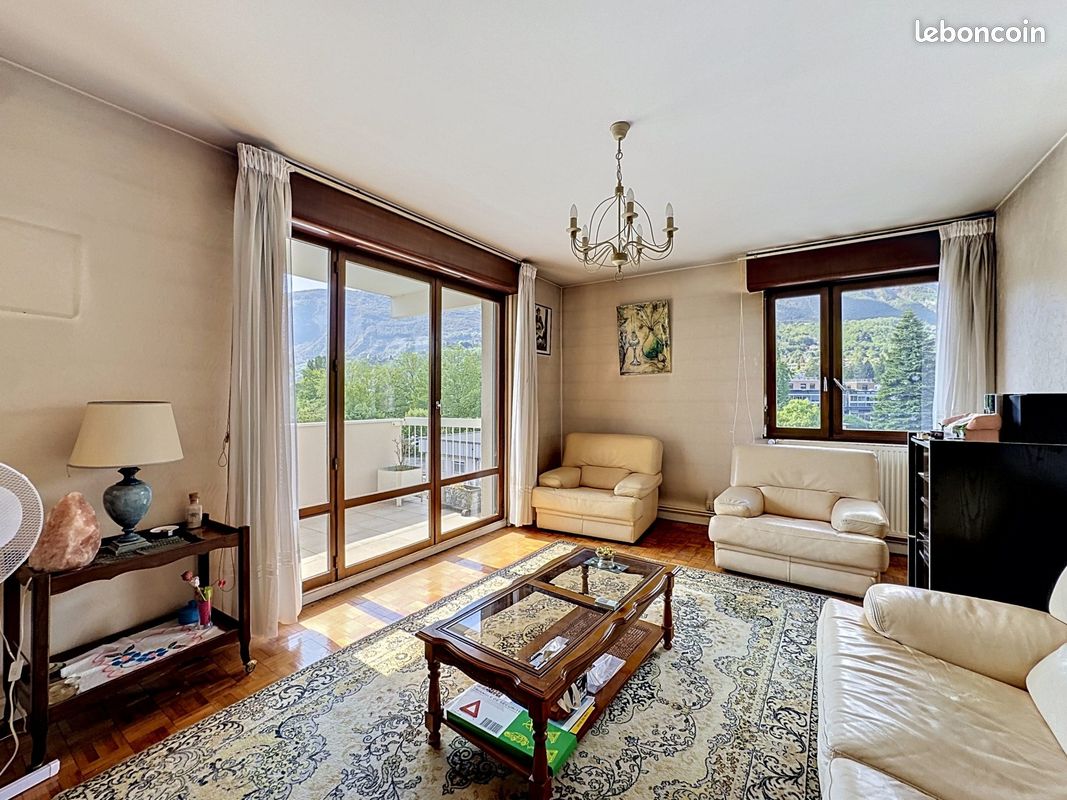 Appartement 3 pièces 82 m² · à Meylan · 82 m² · 220 000 €