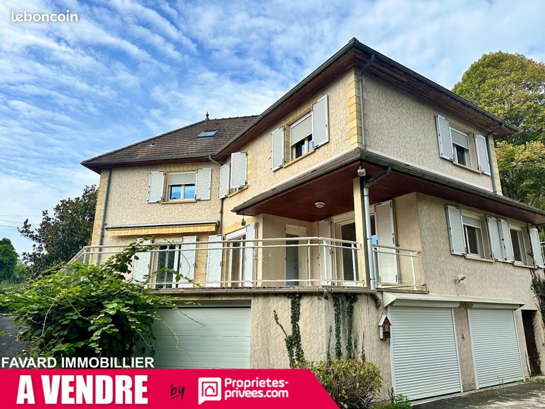 Maison 9 pièces 238 m² · à Brive-la-Gaillarde · 238 m² · 345 600 €