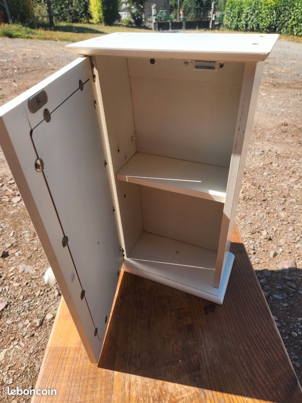 Petit meuble de toilette (image 2)