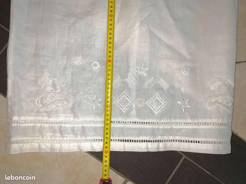 Robe blanche brodée marque Caroll Taille 42 (image 5)
