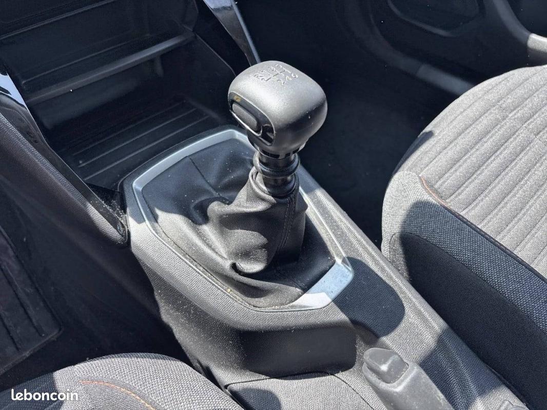 Peugeot 2008 PureTech 100 S&S BVM6 - Active (image 14)