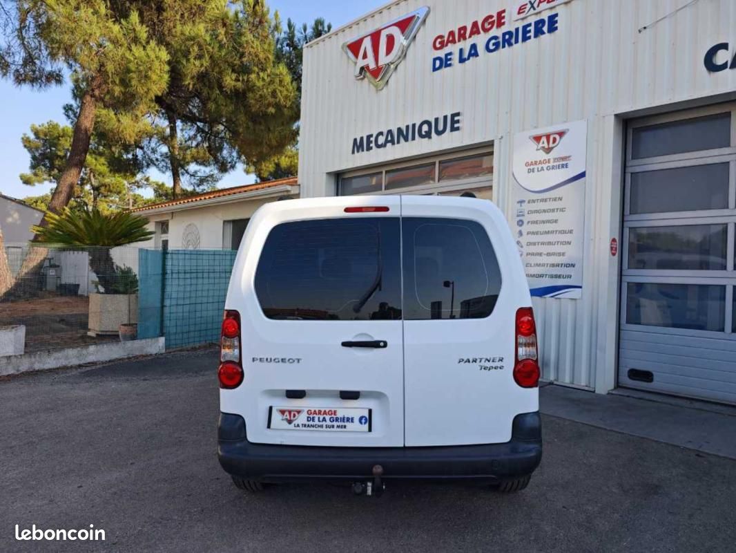 Peugeot Partner TEPEE 1.6L VTi 98CH "ACTIVE" 5PLACES ATTELAGE (image 5)