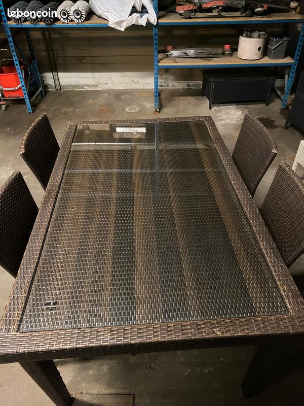 Vend table extérieur (image 3)