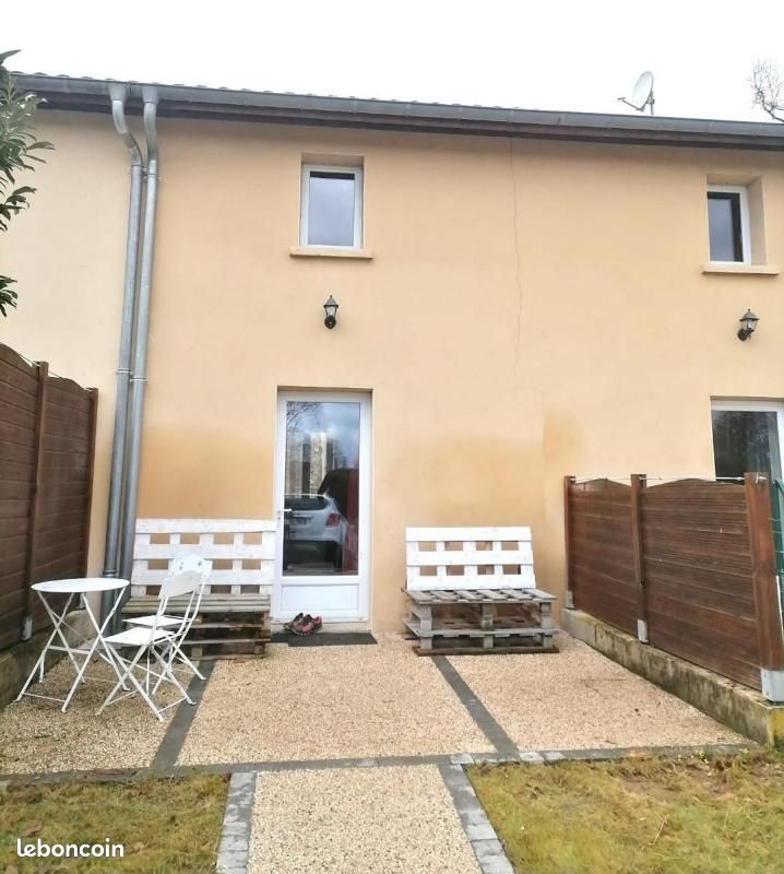 Appartement 1 pièce 32 m² · à Écuisses · 32 m² · 390 €