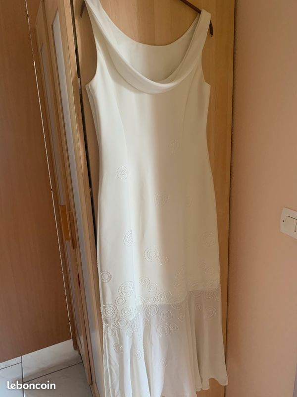 Robe de cérémonie (image 1)
