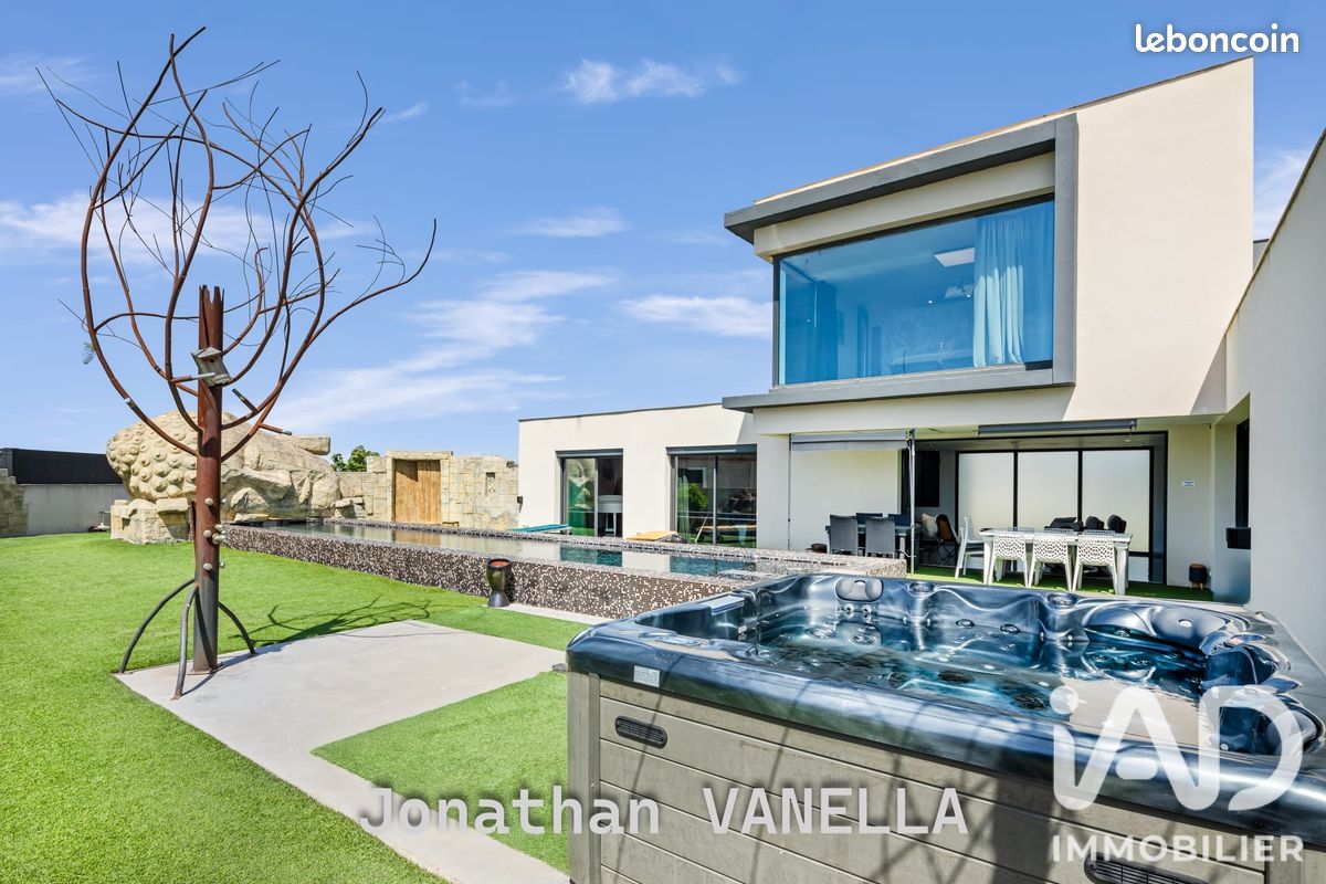 Maison 5 pièces 235 m² · à Claira · 235 m² · 599 000 €