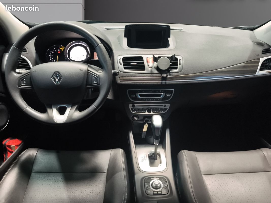 RENAULT MEGANE III BERLINE,CINQ PORTES 2.0 16V 140 PRIVILEGE BOITE AUTOMATIQUE 140Ch Garantie 12 mois (image 2)