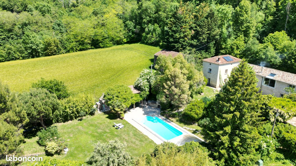 Maison 6 pièces 205 m² · à Barcelonne · 205 m² · 450 000 €