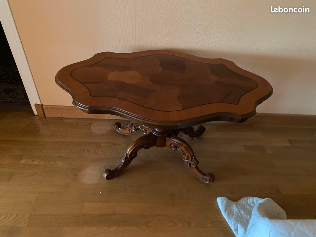 Table de salon en chêne (image 1)