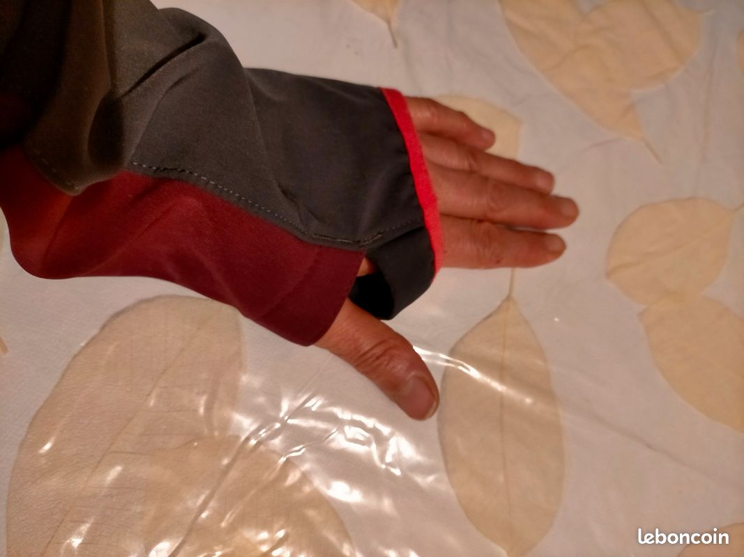 Veste imperméable taille 14 / 15 ans. Très bon état (image 7)