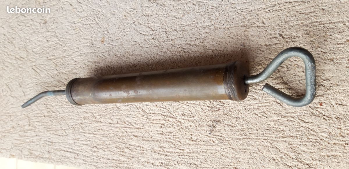 Pistolet a graisse pneumatique avec flexible et bec rigide Graissage