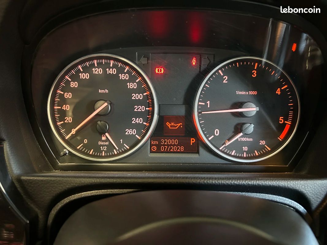 Bmw SERIE 3 E92 LUXE LCI Coupé 320d 184 cv Boîte auto / Suivi D'entretien Complet (image 25)