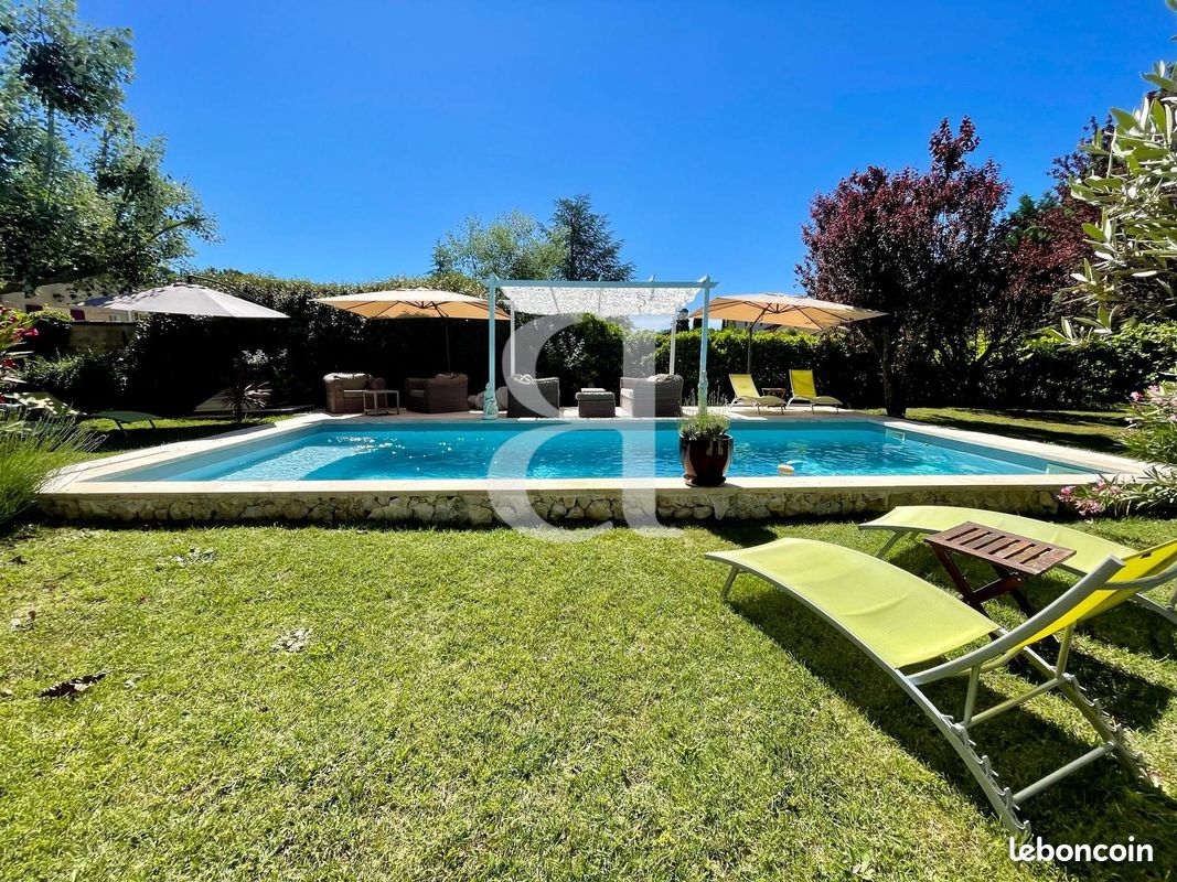 Maison 9 pièces 320 m² · à Bédoin · 320 m² · 1 179 000 €
