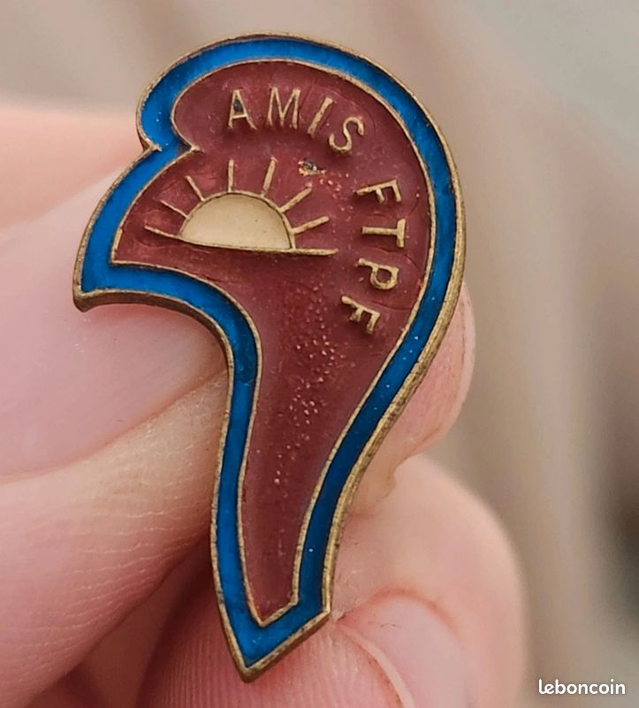 INSIGNE RARE, POMPIERS de Marseille, 1er modèle, alu peint, pas courant
