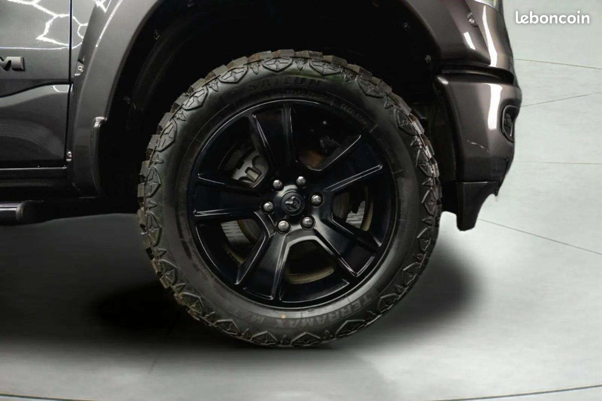 Dodge RAM 5.7 V8 HEMI 4x4 * Sport * Pack Offroad Nuit * TVA * LED * AHK * *TVA (image 8)
