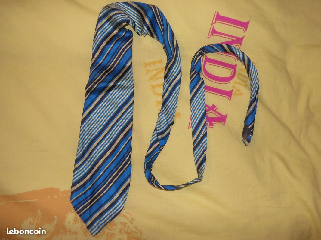 Lot de 10 cravates en soie HERMES et SALVATORE FERRAGAMO., Vente aux