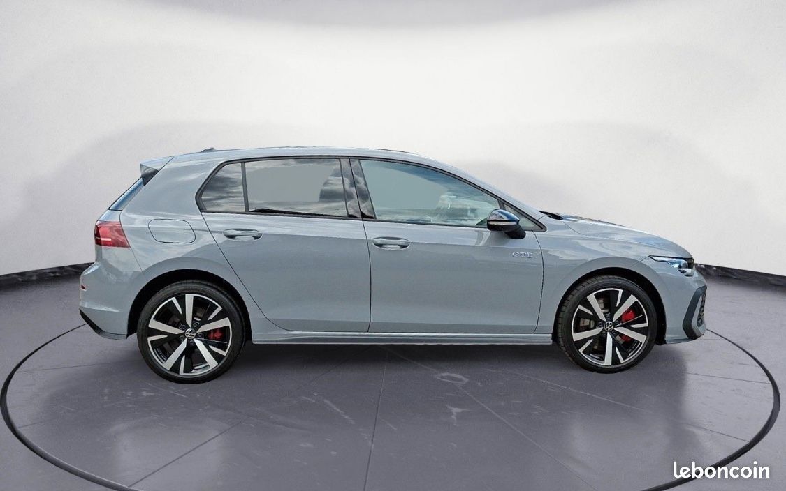 Volkswagen Golf GTE 272 BLACK STYLE (20KW) HYBRIDE RECHARGEABLE / CAMÉRA 360° AFF TETE HAUTE REGU... (image 5)