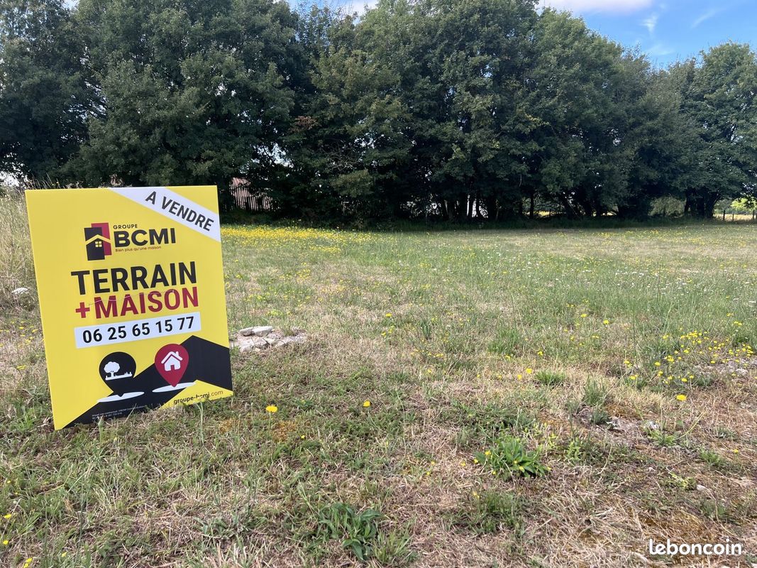 Terrain à bâtir de 901 m2 au prix de 19800 à RUFFEC (16) · 19 800 €