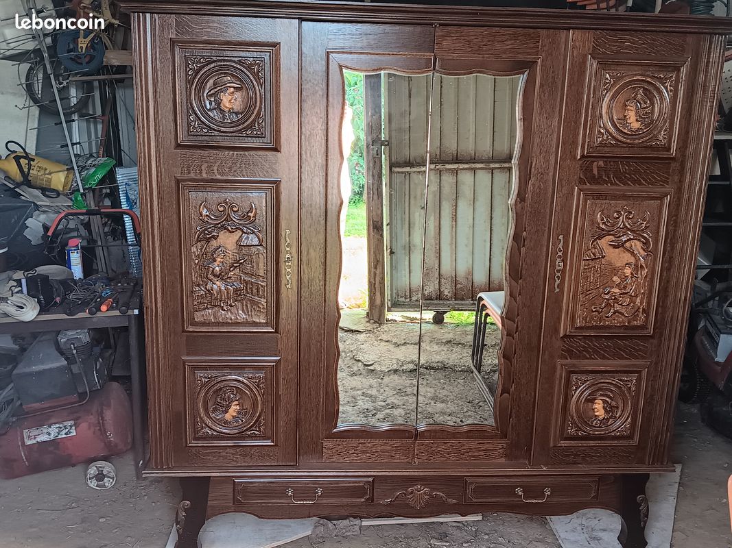 Armoire bretonne sculptée (image 1)