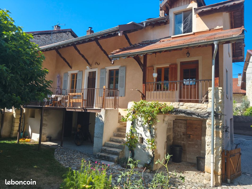 Maison 7 pièces 157 m² · à Chapareillan · 157 m² · 420 000 €