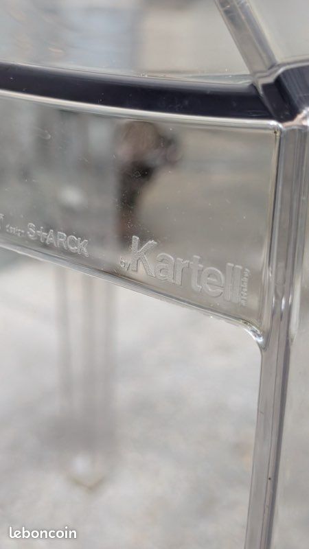 Chaise transparente Louis Ghost (image 3)