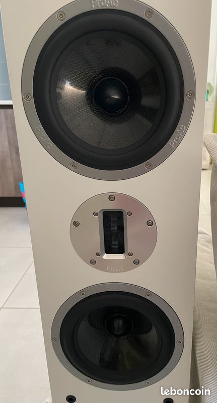 Paire d’enceintes colonnes ProAc K3, finition blanche (image 2)