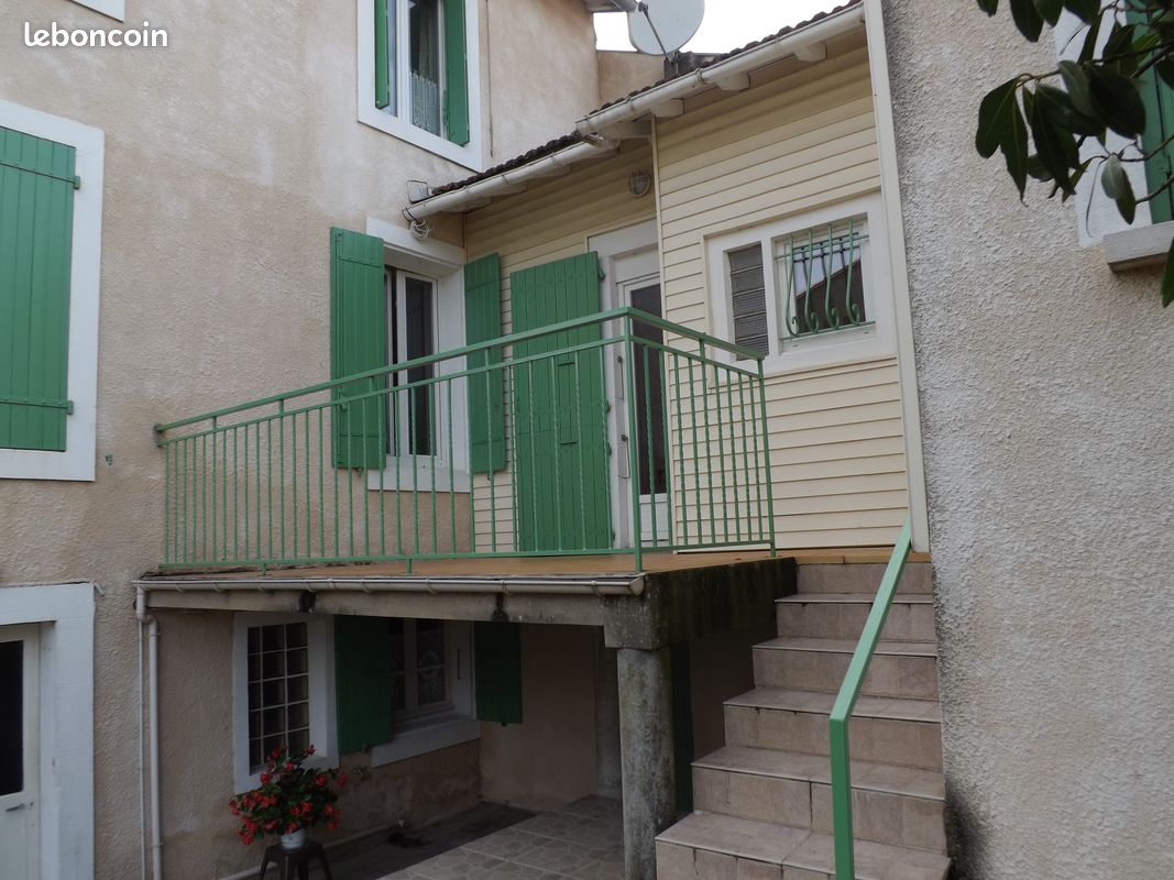 Maison 10 pièces 195 m² · à Payrin-Augmontel · 195 m² · 190 000 €