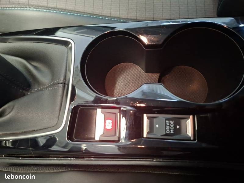 Peugeot 208 PureTech 100 S&S BVM6 Allure (image 30)
