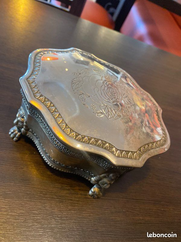 Boîte à Bijoux Ancienne En Métal Argenté « MF Ikora » - Art Populaire XXe Siècle - Bon état Avec Traces D'usage