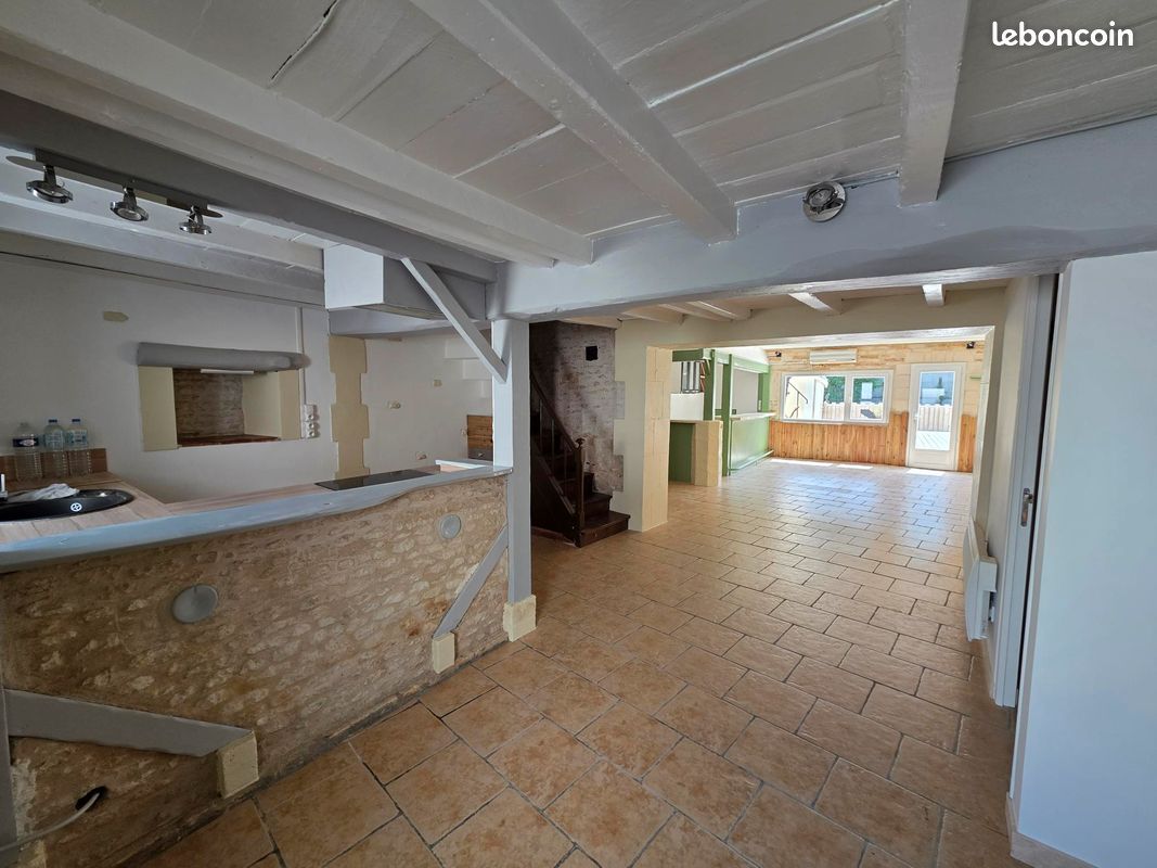Maison 8 pièces 200 m² · à Cognac · 200 m² · 190 000 €