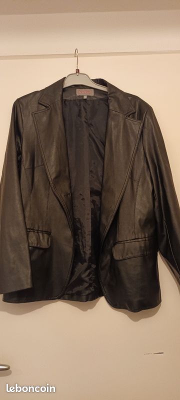 Veste Noire acrylique (image 1)