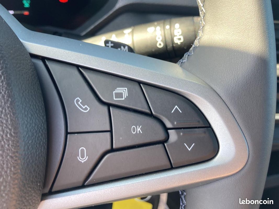 DACIA DUSTER 1.2 hybrid-g 150 expression 4x4 (image 17)