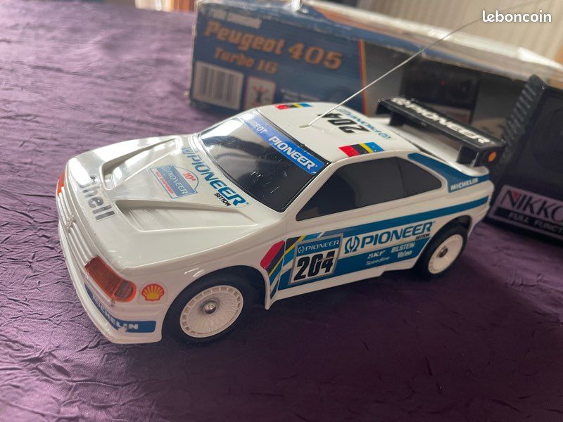 EDICOLA BB028 Escala 1/43 | PEUGEOT 405 TURBO 16 N 204 WINNER RALLY PARIS DAKAR 1989 A.VATANEN