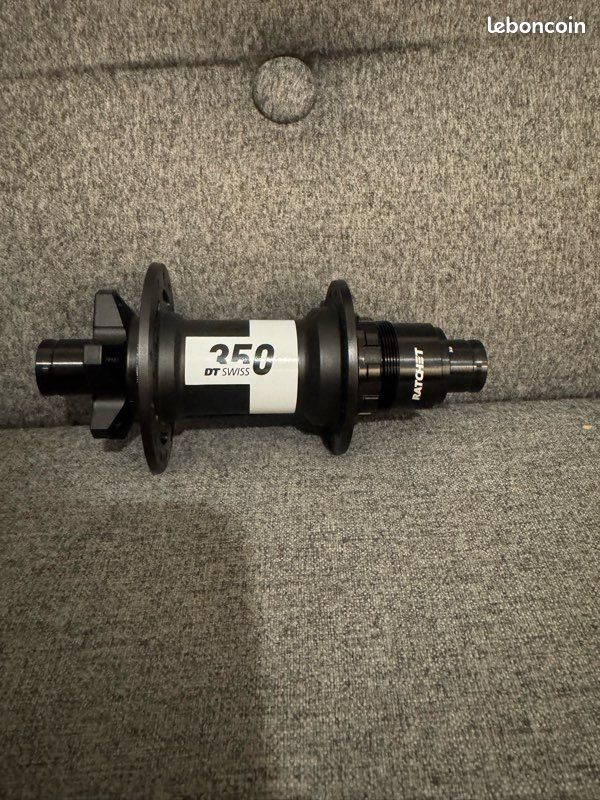 Moyeu arrière Neuf DT Swiss 350 Ratchet BOOST 28 rayons CRL Sram XD (image 1)
