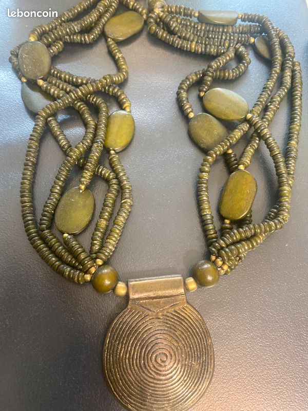 Joli collier vintage avec pendentif - Montres & Bijoux