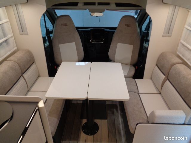 Camping Car Mc Louis MC4 Yearling 70G 2026 Ford Transit 2.0L 165 CV Boite auto - Lits jumeaux + Lit pavillon - Ouvert tout le mois d'aout avec des tarifs estivaux (image 4)