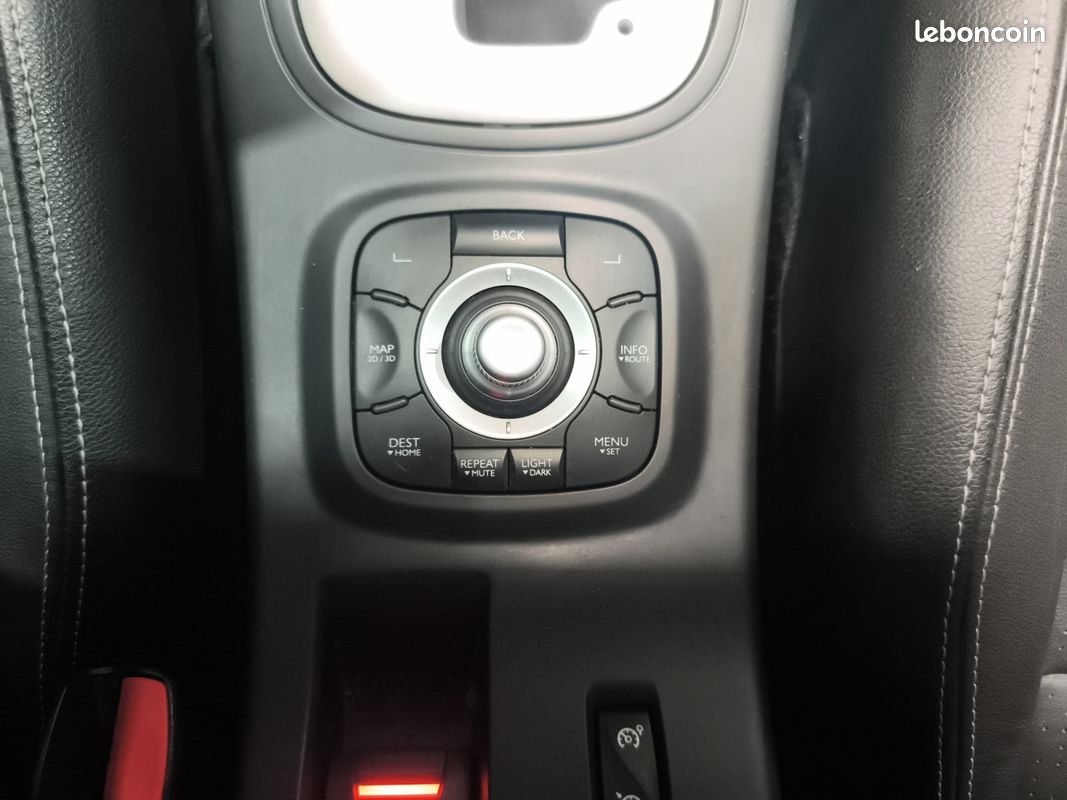 RENAULT MEGANE III BERLINE,CINQ PORTES 2.0 16V 140 PRIVILEGE BOITE AUTOMATIQUE 140Ch Garantie 12 mois (image 19)