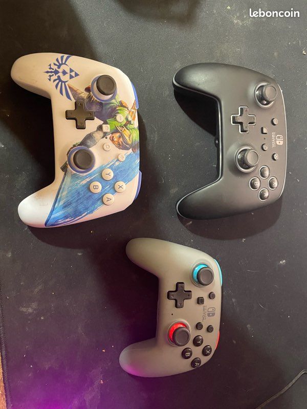 4 Manettes Wii Officielles Nintendo - Hors Service (HS) - Pour Pièces Ou Réparation