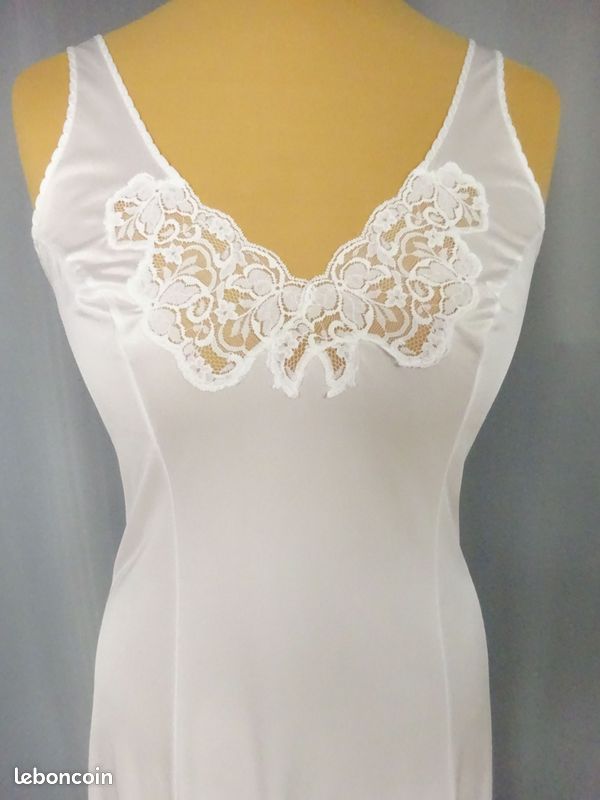 jolie combinaison & fond de robe vintage jolie dentelle T40