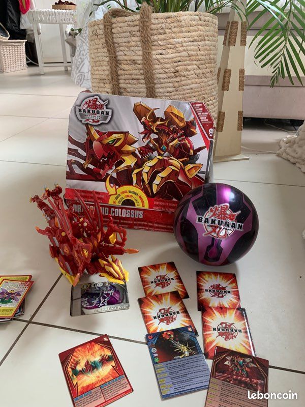 Grand lot Bakugan boules de différentes tailles cartes et boules xl de rangement (image 9)