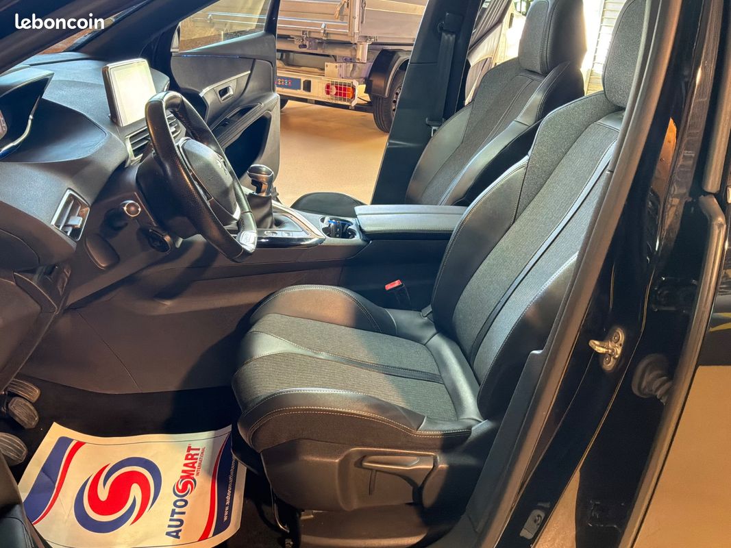 PEUGEOT 5008 BlueHDi 130 CV SS BVM6 GT Line (image 18)