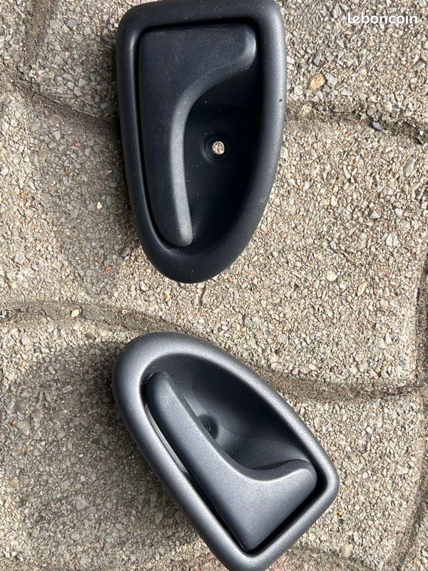 Poignée porte clio 2 (image 1)