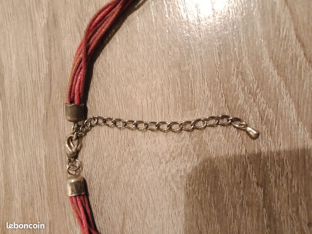 Joli collier rouge (image 2)