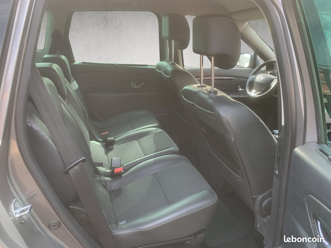 RENAULT SCENIC III dCi 110 Energy eco2 Bose Edition (image 12)