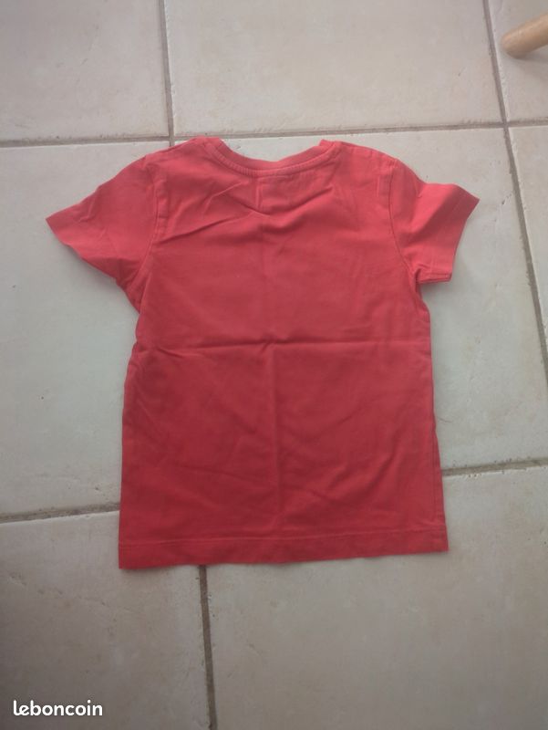 T.shirt (image 2)