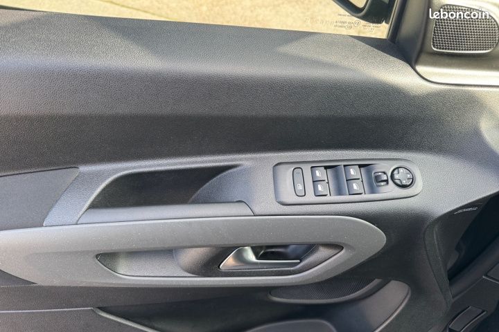 CITROEN BERLINGO III TAILLE M 1.5 BLUEHDI 100 FEEL Radar de recul Sièges Chauffants Frein de Parking Electriques Garantie 12 mois (image 21)